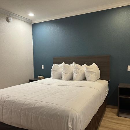 Baymont By Wyndham Bakersfield Hotel Kültér fotó