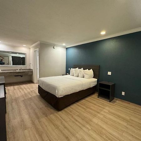 Baymont By Wyndham Bakersfield Hotel Kültér fotó