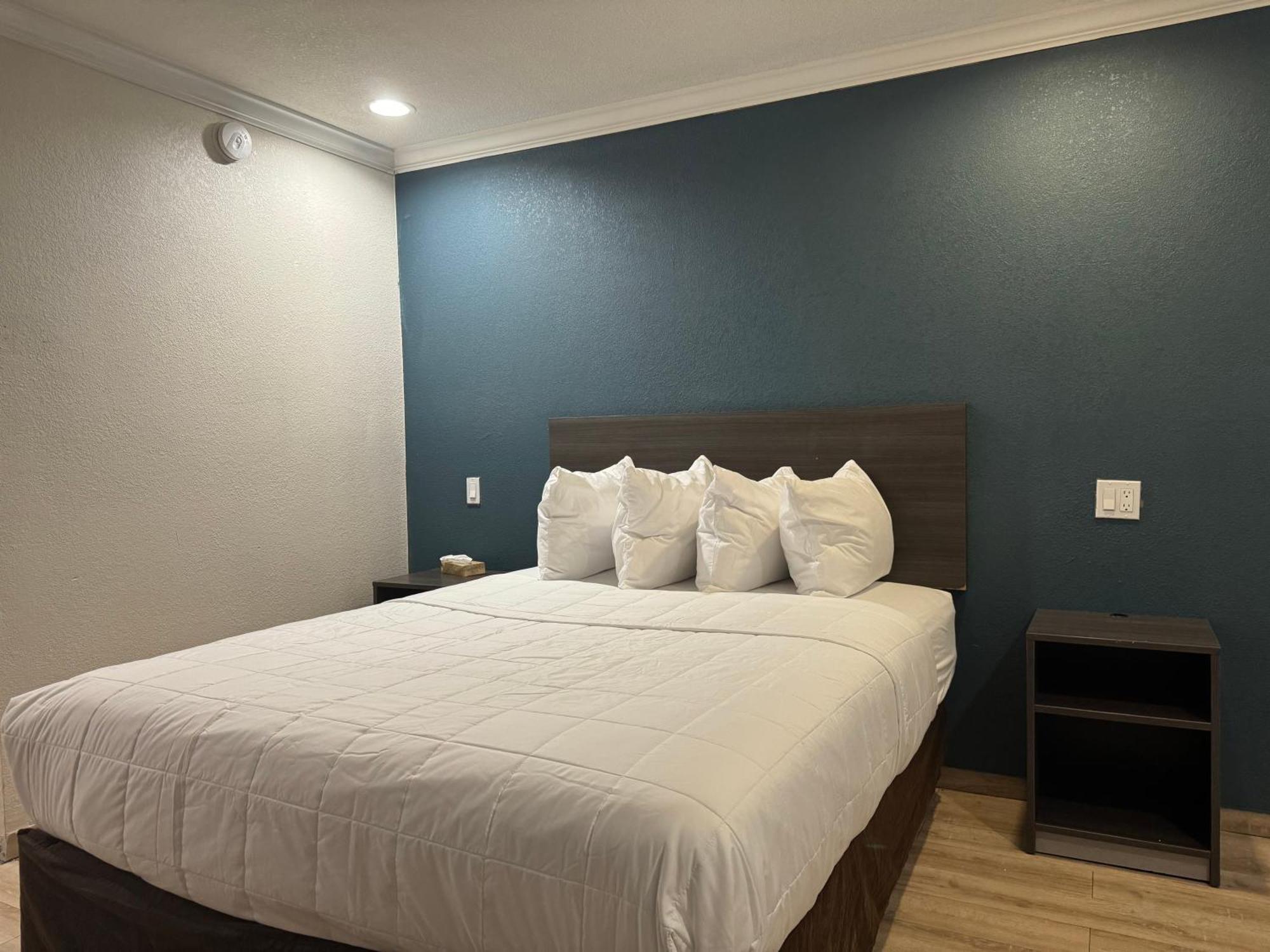 Baymont By Wyndham Bakersfield Hotel Kültér fotó